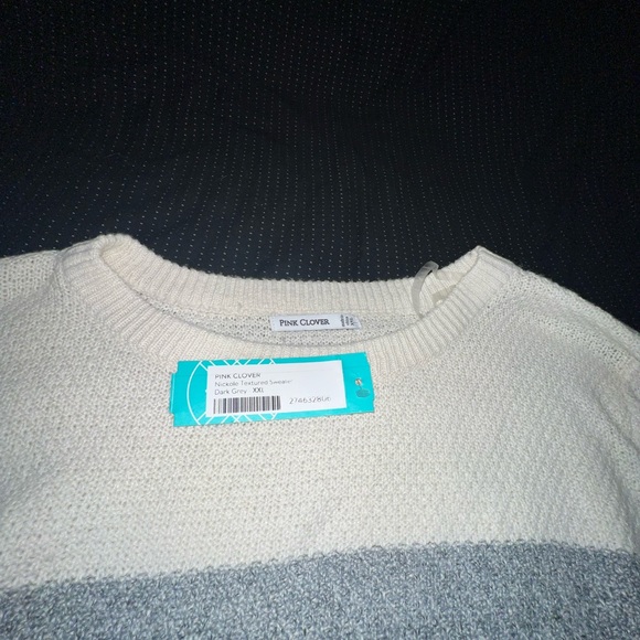 Pink Clover Textured Sweater - Picture 3 of 3